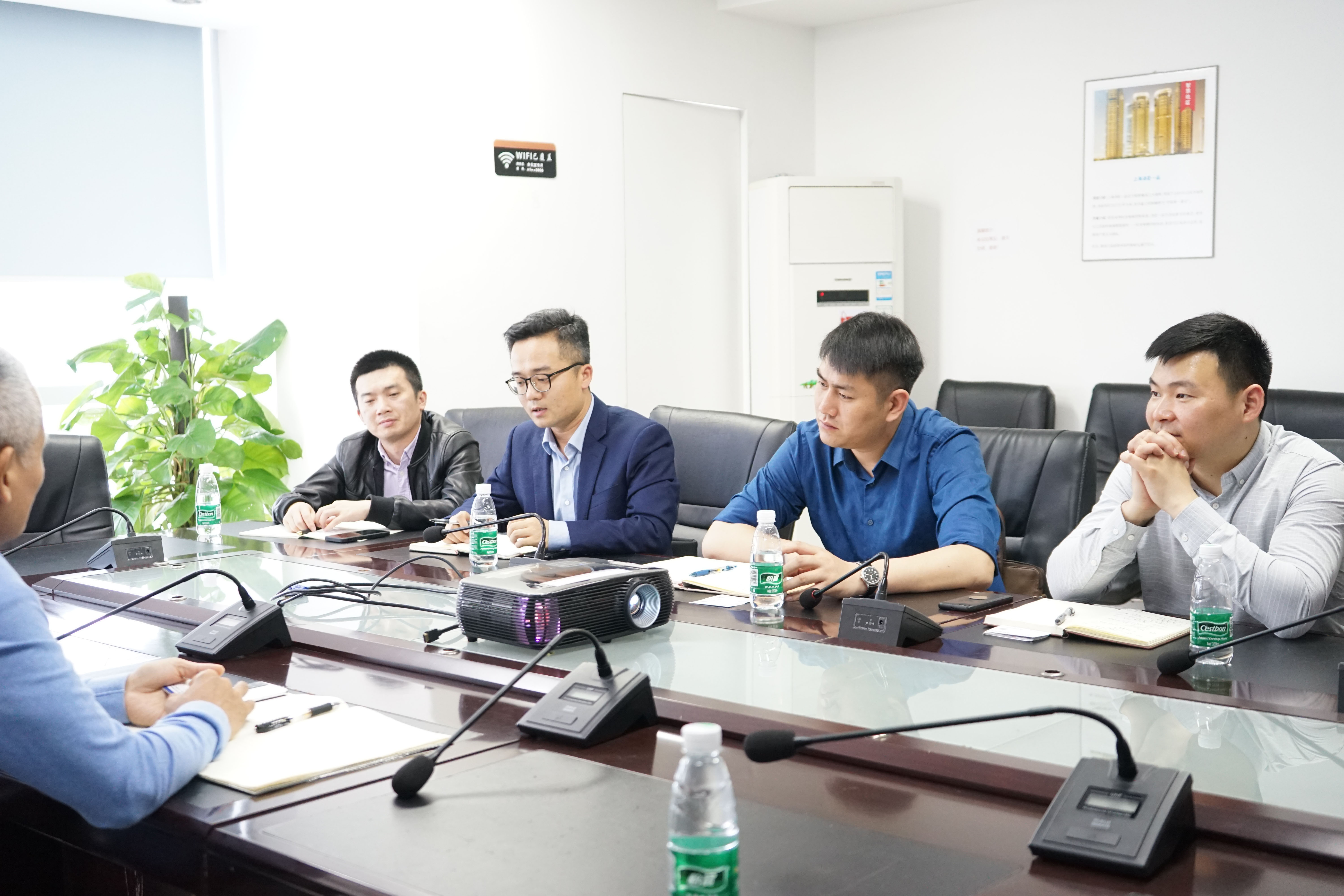 南京市浦口经开区和中国南山开发集团考察团莅临旺龙参观交流